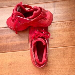 Nike Air Huarache Triple Red Sneakers Little Boys 1.5Y